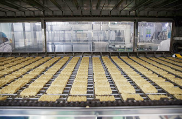 Produktionslinie für gebratene Instantnudeln